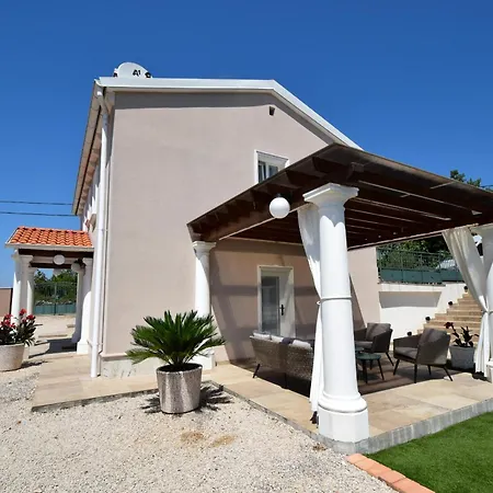 Frana Vila Bajcici