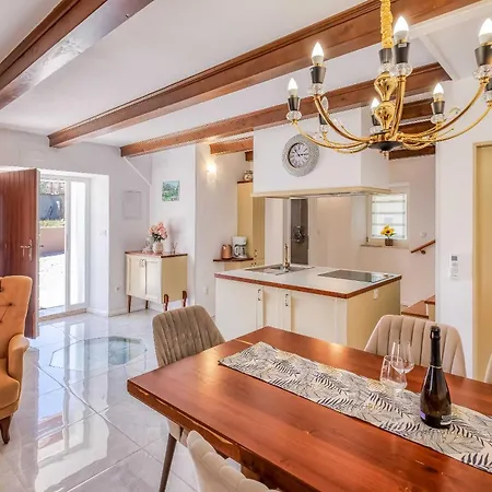 Frana Villa Bajcici