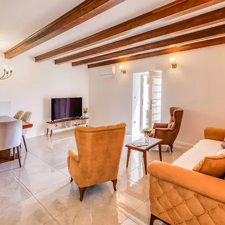 Frana Villa
